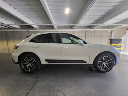 Certified 2026 Porsche Macan AWD/4WD image 10