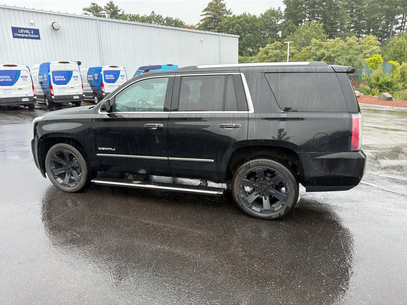 Used 2018 GMC Yukon Denali AWD/4WD image 10
