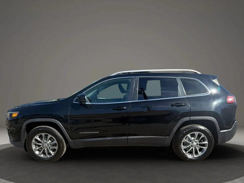 Used 2019 Jeep Cherokee Latitude Plus w/ Cold Weather Group AWD/4WD image 8