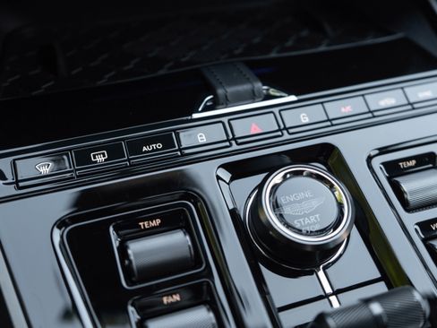 Used 2025 Aston Martin DBX 707 image 25