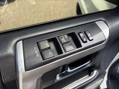 Used 2019 Toyota 4Runner SR5 AWD/4WD image 21