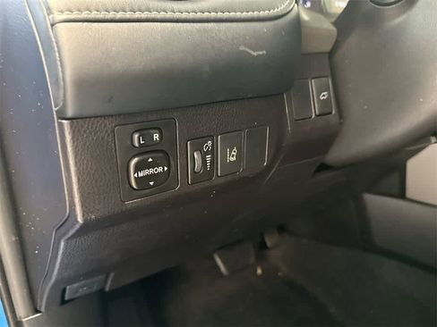Used 2018 Toyota RAV4 XLE image 38