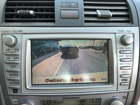 Used 2011 Toyota Camry XLE w/ SE/XLE Extra-Value Pkg FWD image 10
