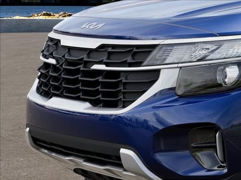 New 2026 Kia Seltos LX FWD image 12