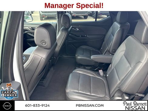 Used 2023 Chevrolet Traverse LT FWD image 14