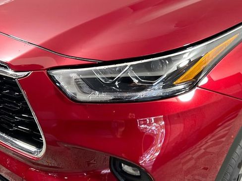 New 2026 Toyota Highlander Platinum AWD/4WD image 9