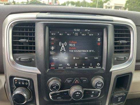 Used 2018 RAM 1500 Classic SLT w/ Luxury Group AWD/4WD image 14