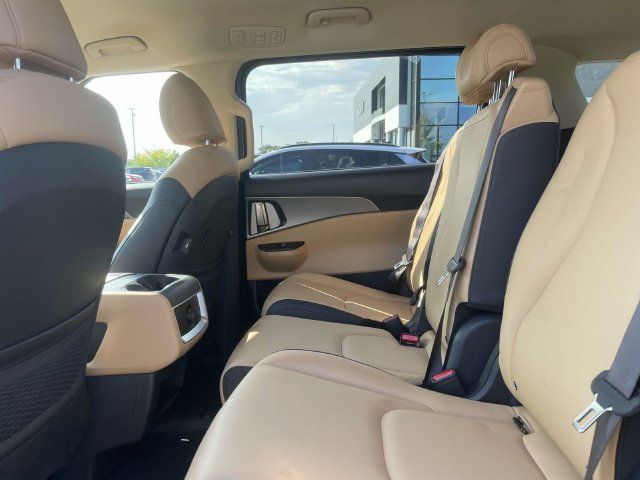 Certified 2024 Kia Carnival LX FWD image 21