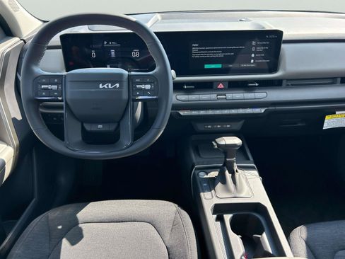 New 2027 Kia Seltos S FWD image 10