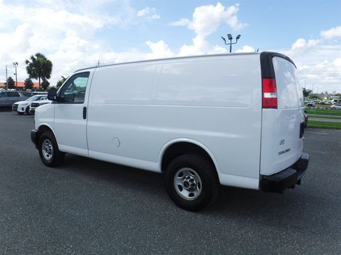 Used 2022 GMC Savana 2500 w/ Driver Convenience Package RWD image 3