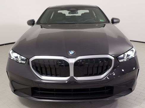 Used 2024 BMW 530i image 6