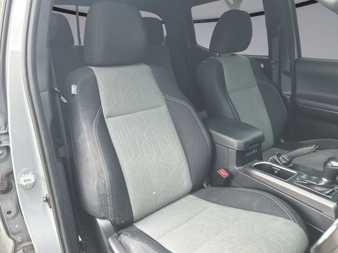 Used 2021 Toyota Tacoma TRD Off-Road RWD image 31