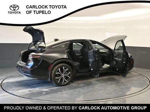 Used 2023 Toyota Crown Limited image 49