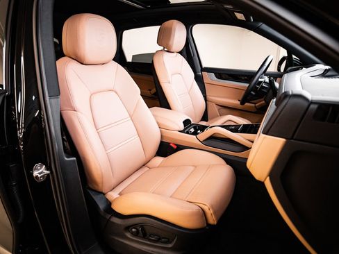 Certified 2026 Porsche Cayenne S AWD/4WD image 29
