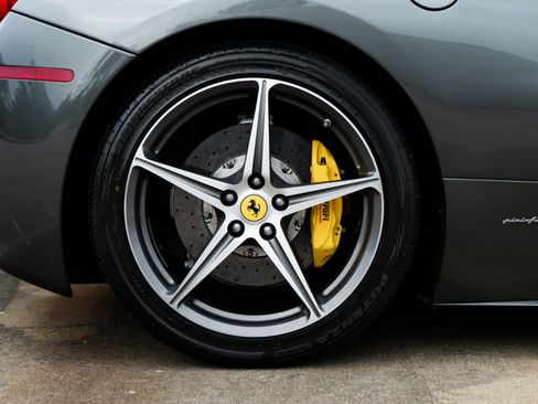 Used 2013 Ferrari 458 Italia Coupe RWD image 34