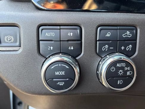 Used 2023 GMC Sierra 1500 SLT w/ SLT Premium Package AWD/4WD image 13