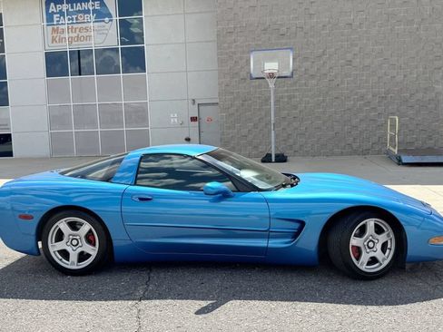 Used 1997 Chevrolet Corvette Coupe RWD image 5