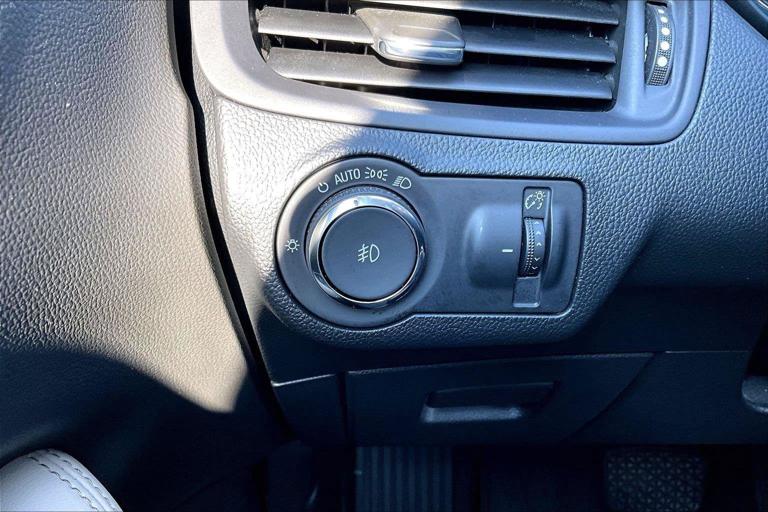 Used 2018 Buick Envision Preferred FWD image 37