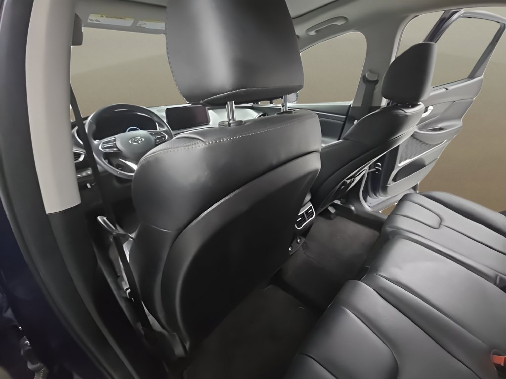 Certified 2023 Hyundai Santa Fe SEL w/ Premium Package FWD image 16