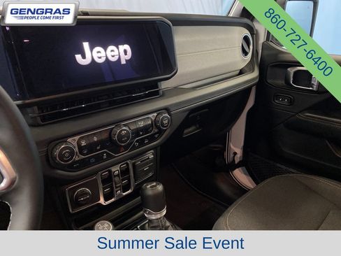 Used 2025 Jeep Wrangler Unlimited Sahara w/ Safety Group AWD/4WD image 15