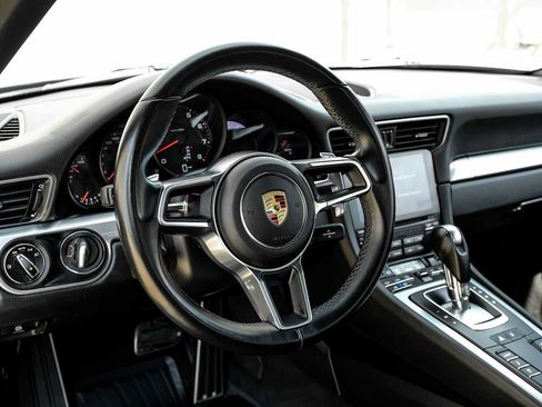Used 2017 Porsche 911 Carrera RWD image 18
