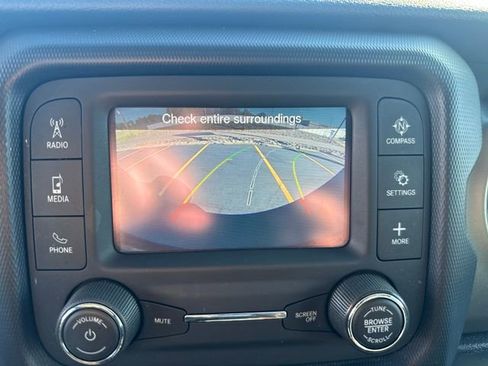 Used 2019 Jeep Wrangler Sport image 15