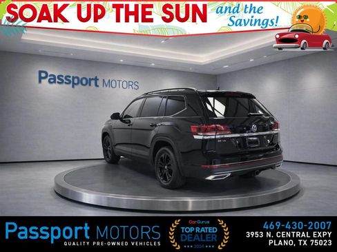 Used 2022 Volkswagen Atlas SE w/ Panoramic Sunroof Package FWD image 4