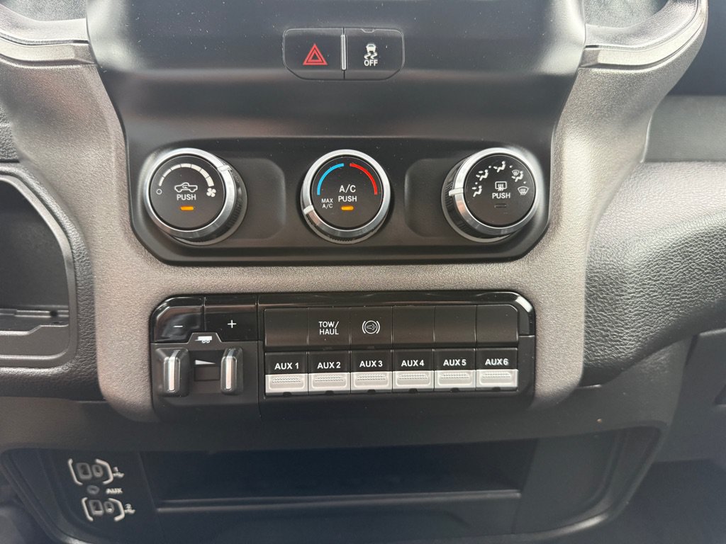 Used 2022 RAM 3500 Tradesman w/ Chrome Appearance Group AWD/4WD image 30