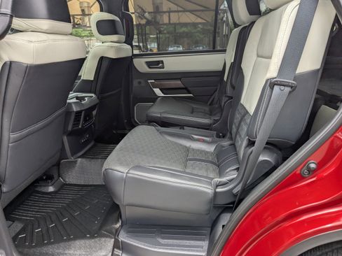 Used 2025 Toyota Sequoia Capstone AWD/4WD image 18