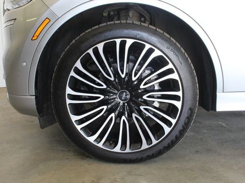 Used 2022 Lincoln Aviator Black Label w/ Dynamic Handling Package AWD/4WD image 30