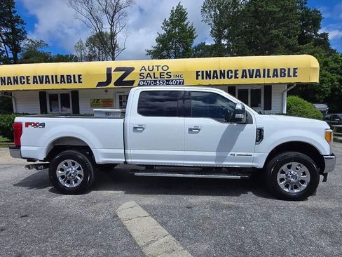 Used 2017 Ford F250 Lariat image 2