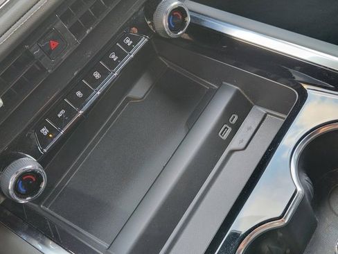 Used 2025 Chevrolet Tahoe LS image 18