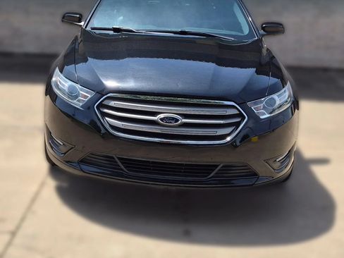 Used 2015 Ford Taurus SEL w/ Equipment Group 201A FWD image 9