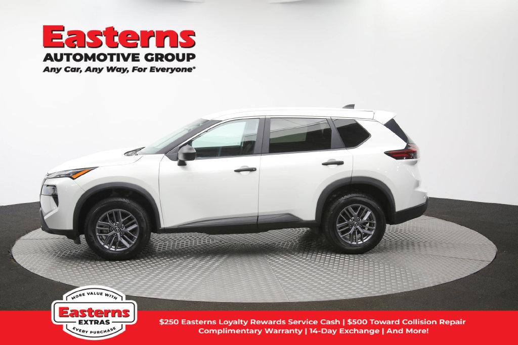Used 2024 Nissan Rogue S AWD/4WD image 10