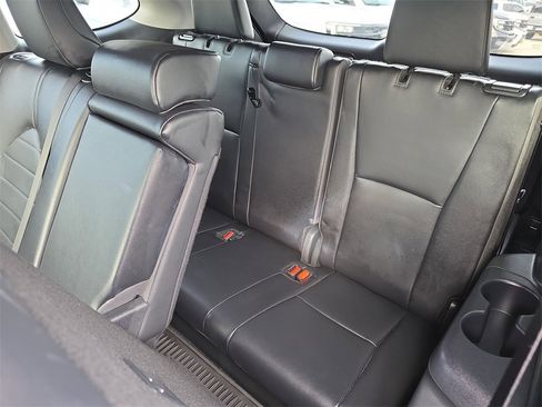 Used 2024 Toyota Highlander XLE image 36