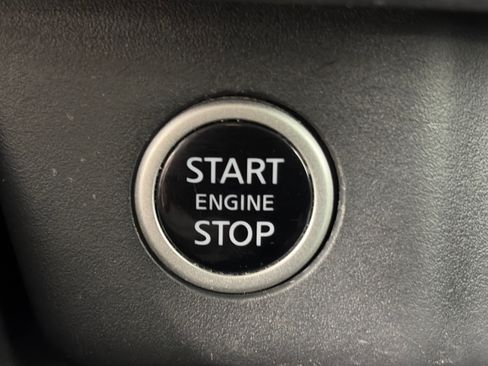 Used 2023 Nissan Rogue SV AWD/4WD image 26