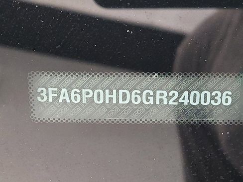 Used 2016 Ford Fusion SE w/ Equipment Group 202A image 33