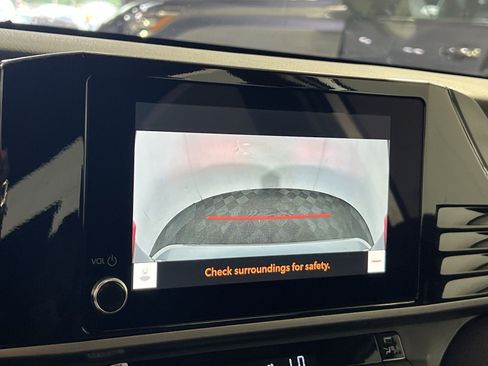 Used 2025 Toyota Camry LE FWD image 20