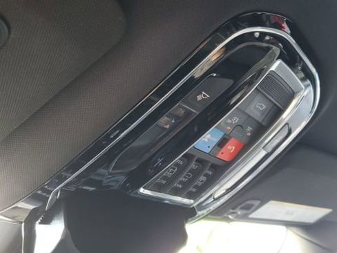 Used 2022 Jeep Grand Cherokee Overland w/ Advanced Protech Group III image 25