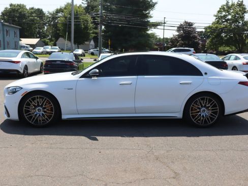 Used 2024 Mercedes-Benz S 63 AMG S w/ Carbon Fiber Exterior Package image 8