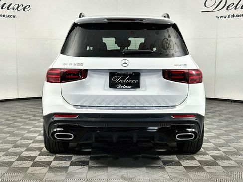 Used 2024 Mercedes-Benz GLB 250 4MATIC image 5