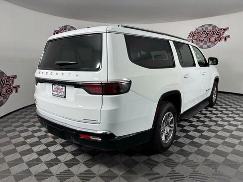 Used 2024 Jeep Wagoneer L 4WD w/ HD Trailer Tow Package image 7