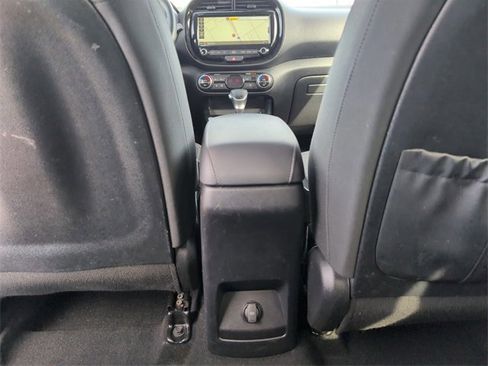 Used 2020 Kia Soul EX image 30