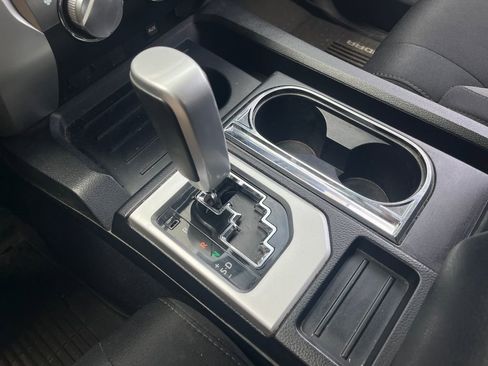 Used 2017 Toyota Tundra SR5 w/ SR5 Upgrade Package image 24