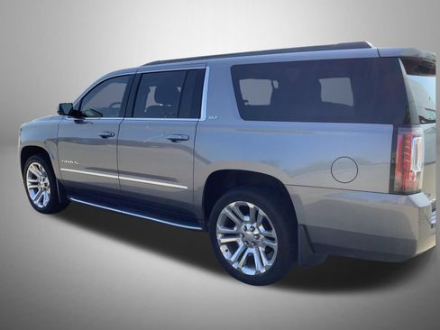 Used 2020 GMC Yukon XL SLT w/ Premium Edition AWD/4WD image 2