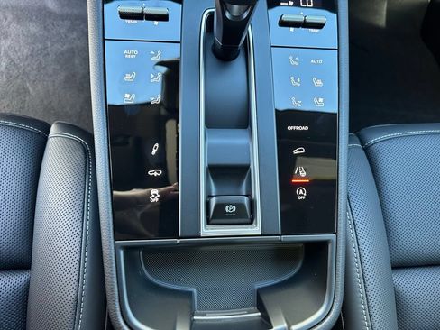 Used 2026 Porsche Macan S AWD/4WD image 27