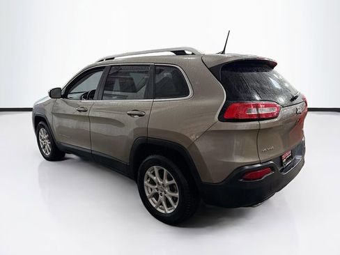 Used 2017 Jeep Cherokee Latitude w/ True North Edition AWD/4WD image 8