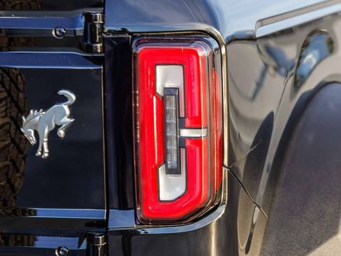 Used 2024 Ford Bronco Badlands image 10