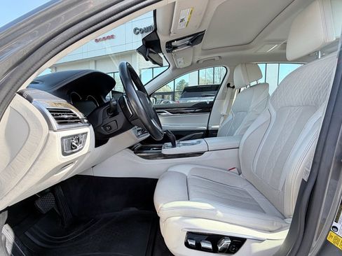 Used 2016 BMW 740i 740i image 22