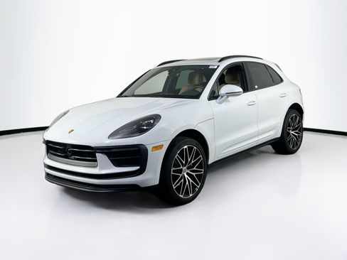 Used 2024 Porsche Macan AWD/4WD image 1